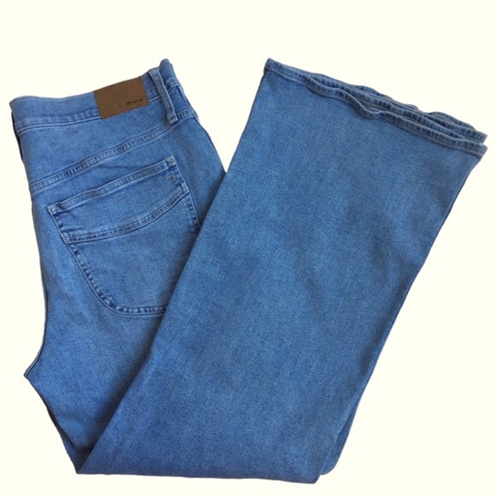 Madewell 11” High Rise Flare Jeans Knee Rip Edition in Eversfield Wash Size 33P - Picture 15 of 17